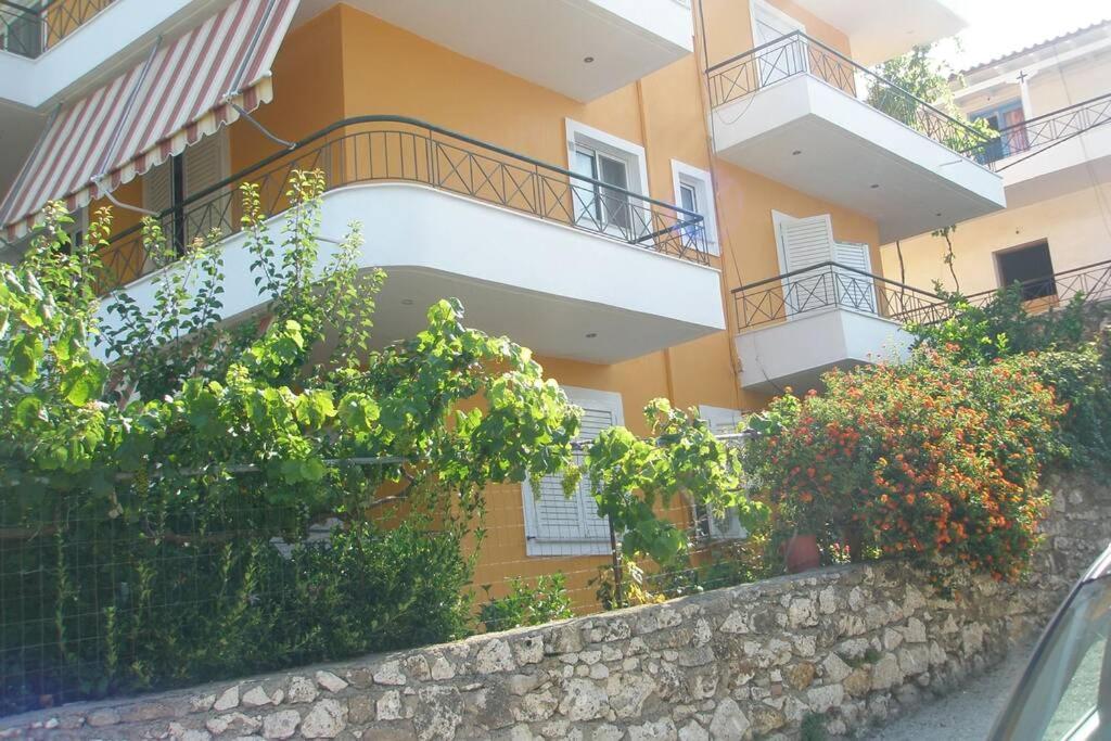 Appartamento Lina's Himare